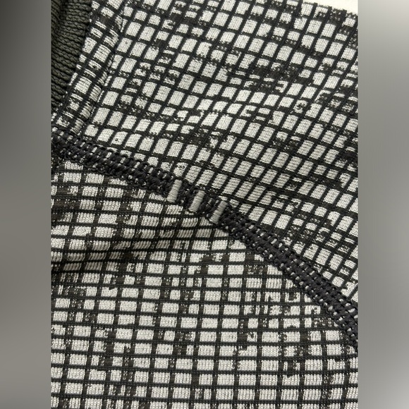 Lululemon Metal Vent Tech Polo 2.0 Space Code Graphite Grey / Vapor. size M - Picture 4 of 9